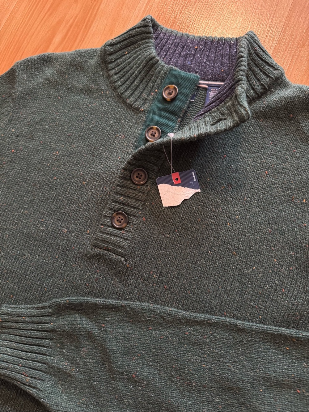 NEW- Izod Four Button Sweater Sweatshirt- Men’s Large